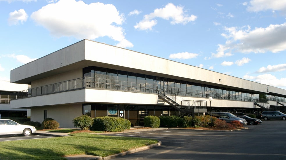 7094 Peachtree Industrial Blvd, Peachtree Corners, GA for lease - Building Photo - Image 2 of 23