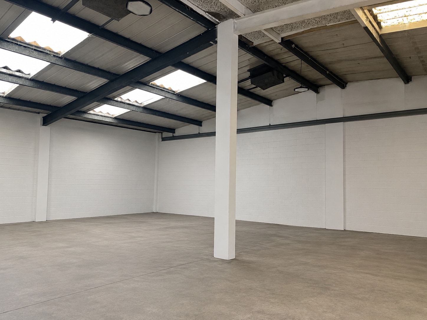Dominion Rd, Southall for lease Interior Photo- Image 1 of 2