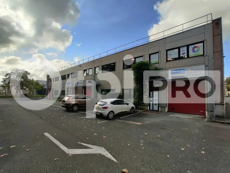 Location Local d'activités 219 m² - Photo 1