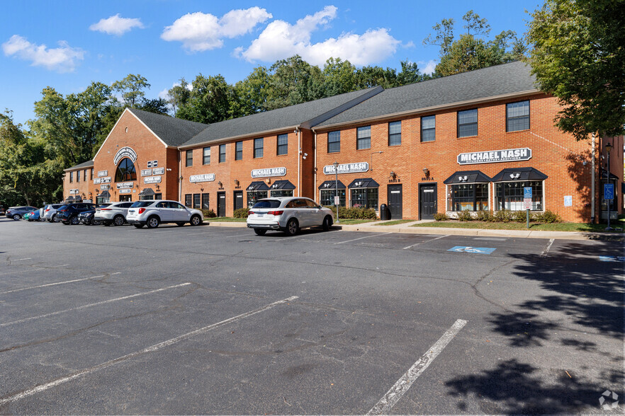 8626-8630 Lee Hwy, Fairfax, VA for lease - Building Photo - Image 1 of 17