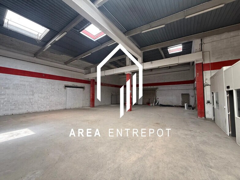 Industrial in Vitrolles for lease - Interior Photo - Image 2 of 11