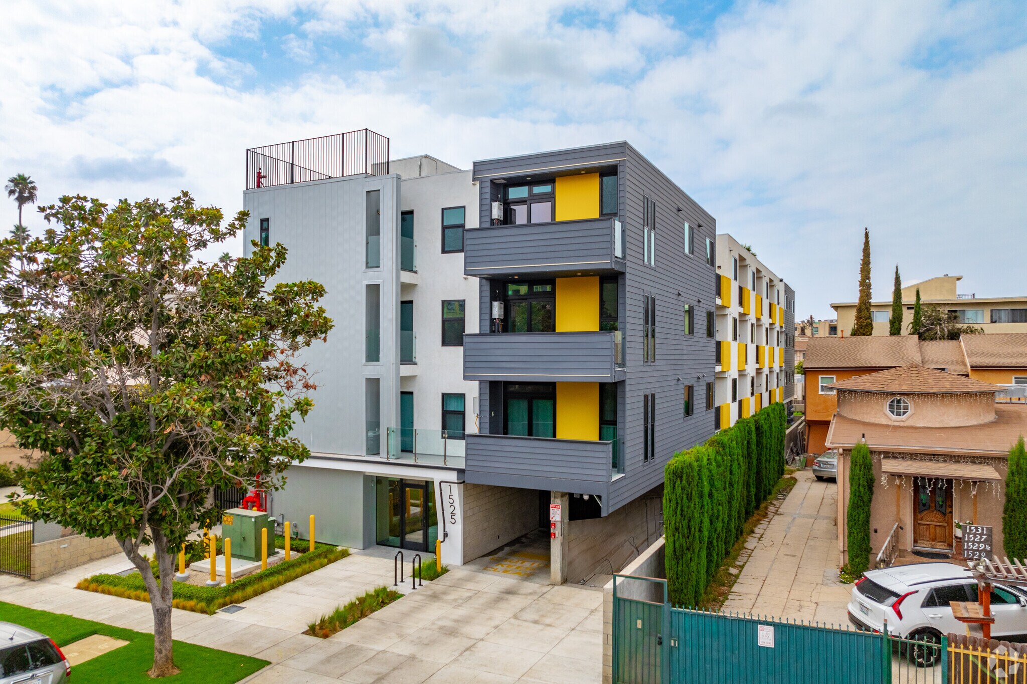 1525 N Hobart Blvd, Los Angeles, CA for sale Primary Photo- Image 1 of 1