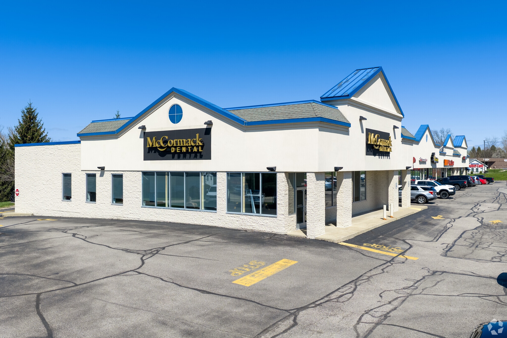 34200-34282 Center Ridge Rd, North Ridgeville, OH for lease Primary Photo- Image 1 of 7