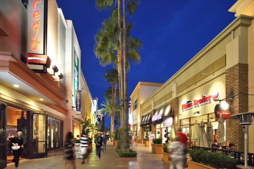 2201-2895 Park Ave, Tustin, CA for lease - Building Photo - Image 2 of 30