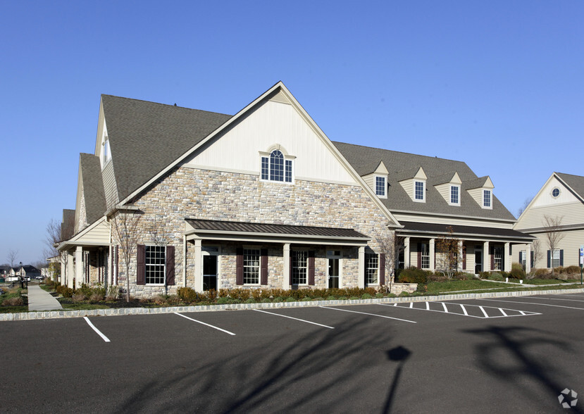 2325 Heritage Center Dr, Furlong, PA for lease - Building Photo - Image 2 of 26