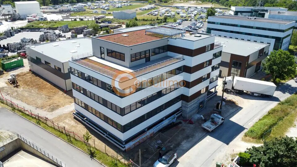 Office in Artigues-près-Bordeaux for sale - Building Photo - Image 2 of 12