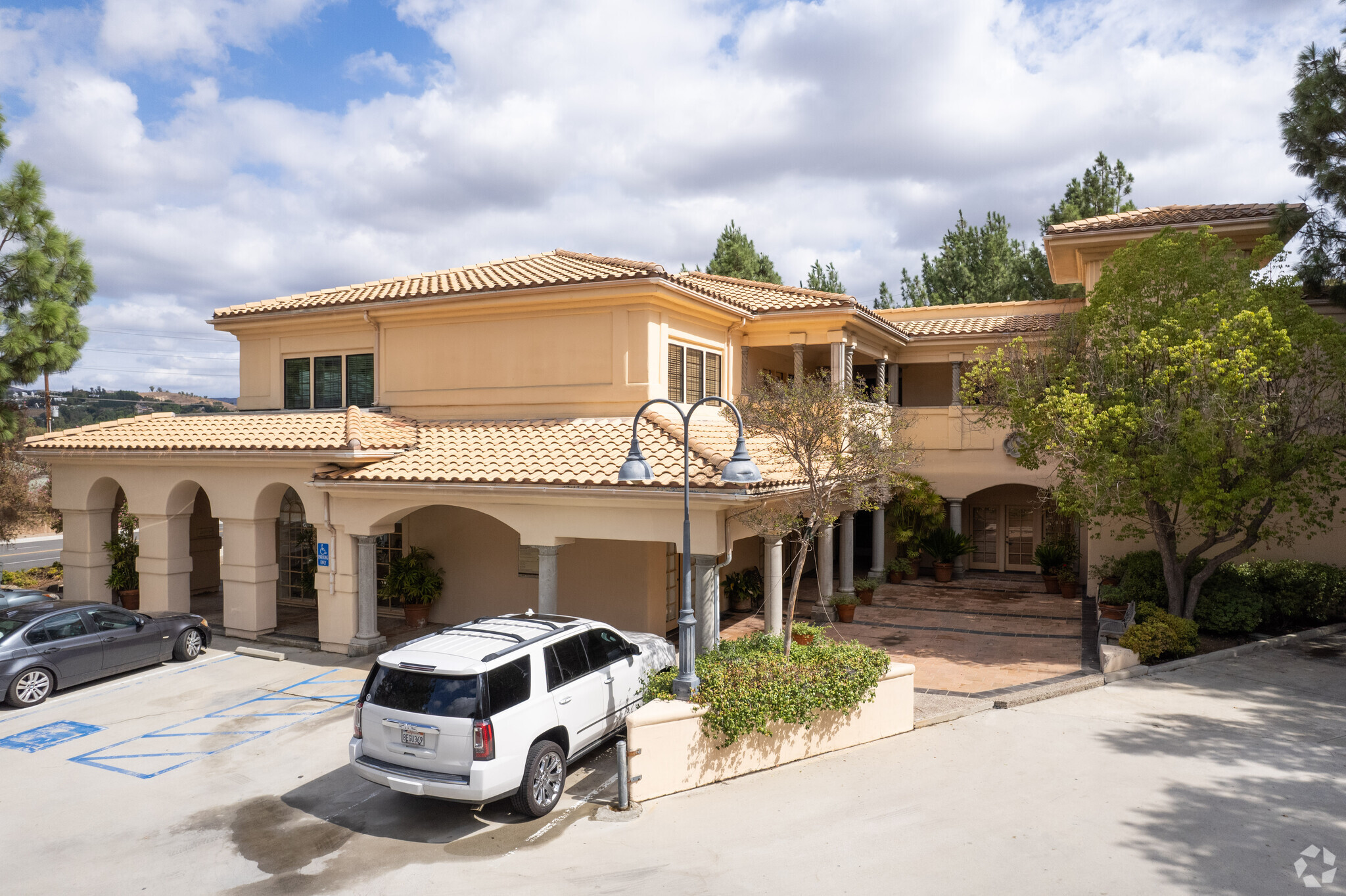 28040 Dorothy Dr, Agoura Hills, CA for sale Primary Photo- Image 1 of 106