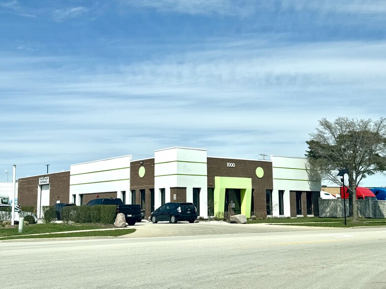 1000 Lively Blvd, Elk Grove Village, IL for lease - Building Photo - Image 1 of 1