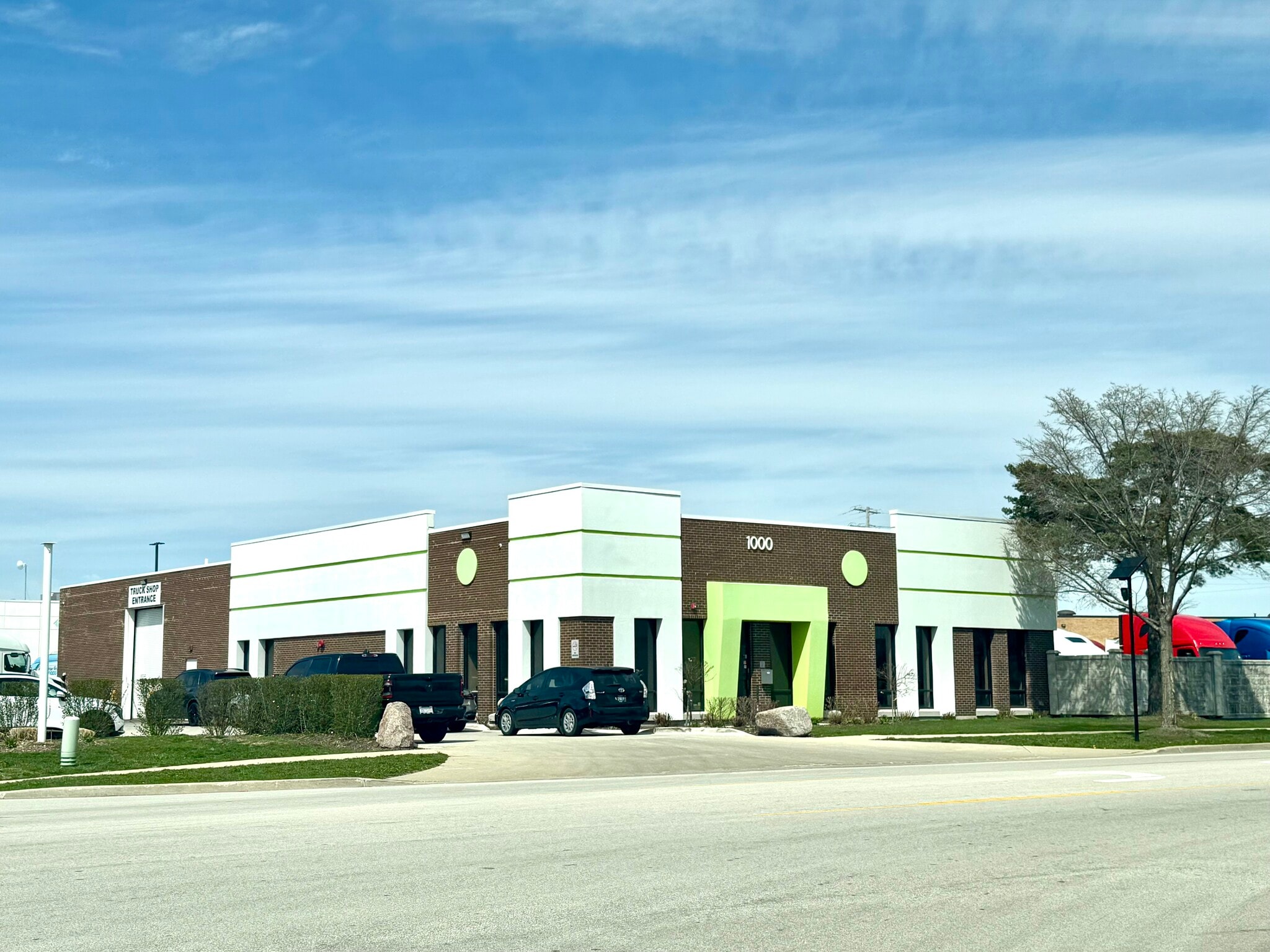 1000 Lively Blvd, Elk Grove Village, IL for lease Building Photo- Image 1 of 2