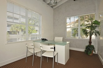 530 11th St, Miami Beach, FL for sale Interior Photo- Image 2 of 13