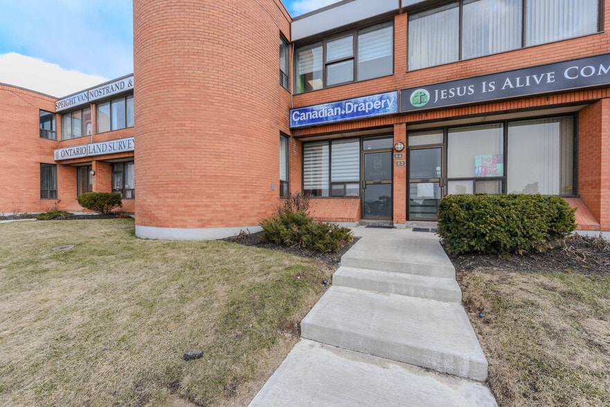 750 Oakdale Rd, Toronto, ON for sale - Building Photo - Image 1 of 26