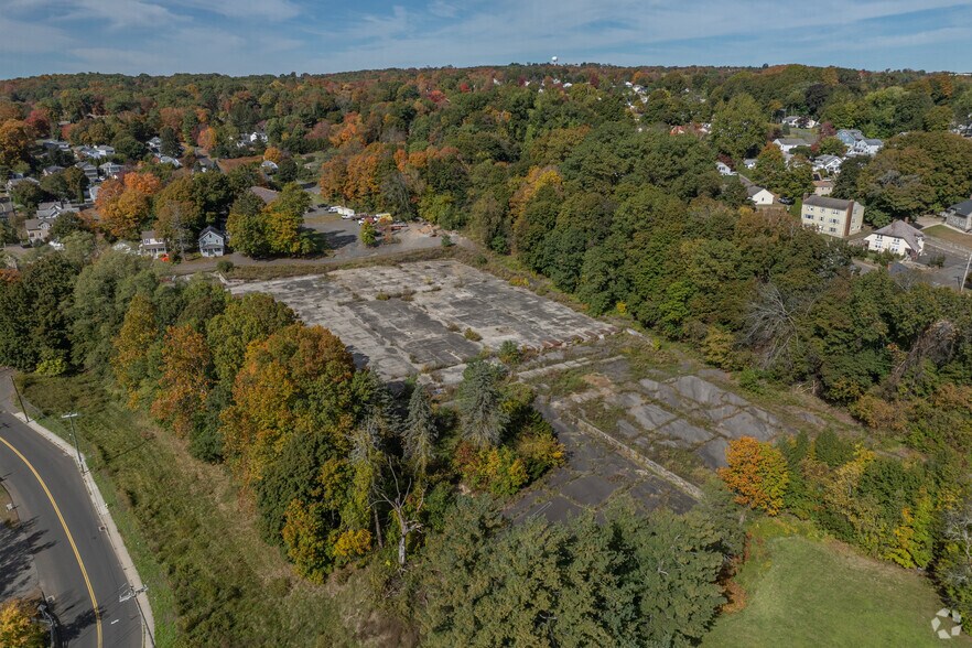 25-31 Hillside Ave, Oakville, CT for sale - Primary Photo - Image 1 of 1