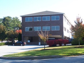 3748 W Chester Pike, Newtown Square, PA for lease Building Photo- Image 2 of 2