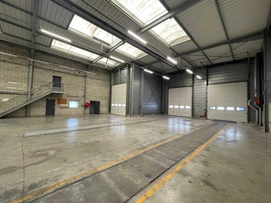 Flex in Compiègne for lease Building Photo- Image 1 of 9