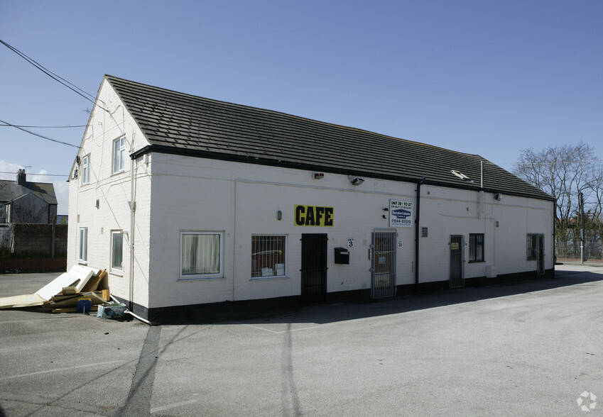 Vale Rd, Rhyl for lease - Building Photo - Image 2 of 5