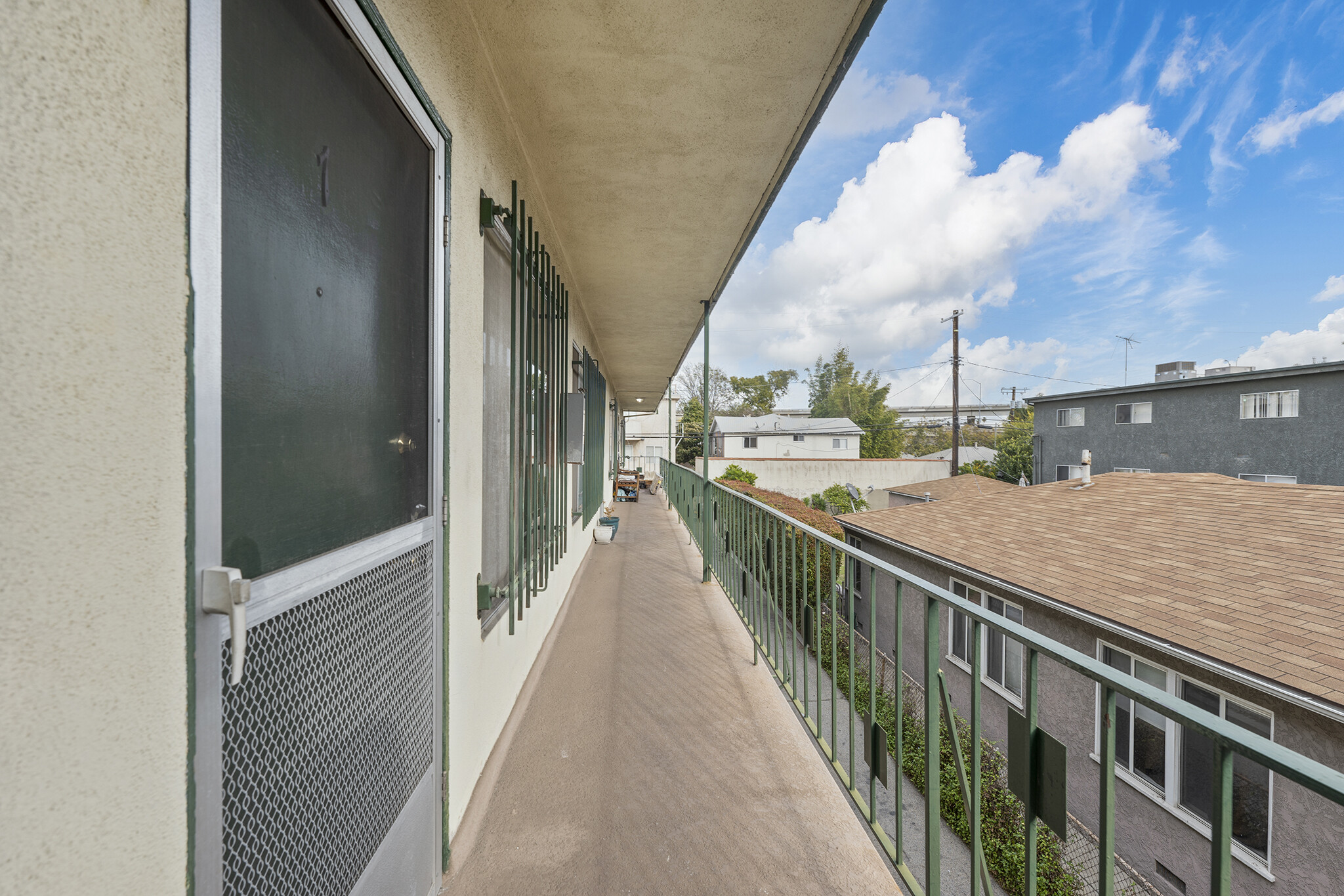 2490 Corinth Ave, Los Angeles, CA 90064 - Multifamily for Sale | LoopNet