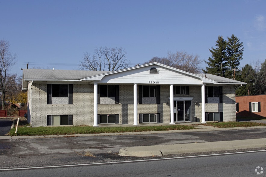 28035 Southfield Rd, Lathrup Village, MI 48076