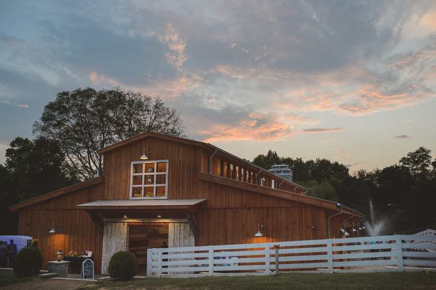 4683 Columbia Pike, Thompsons Station, TN for sale - Primary Photo - Image 1 of 1