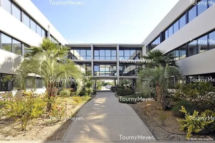 Office in Pérols for lease - Lobby - Image 1 of 2