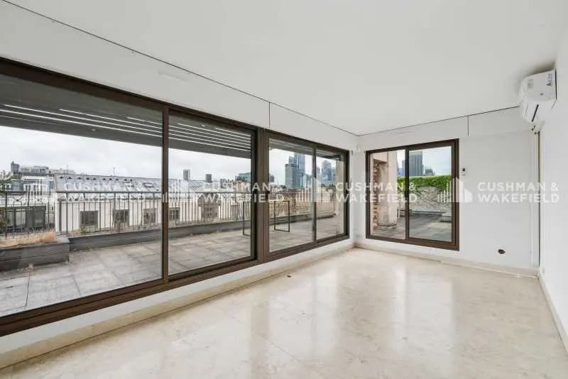 Office in Neuilly-sur-Seine for sale - Interior Photo - Image 1 of 18