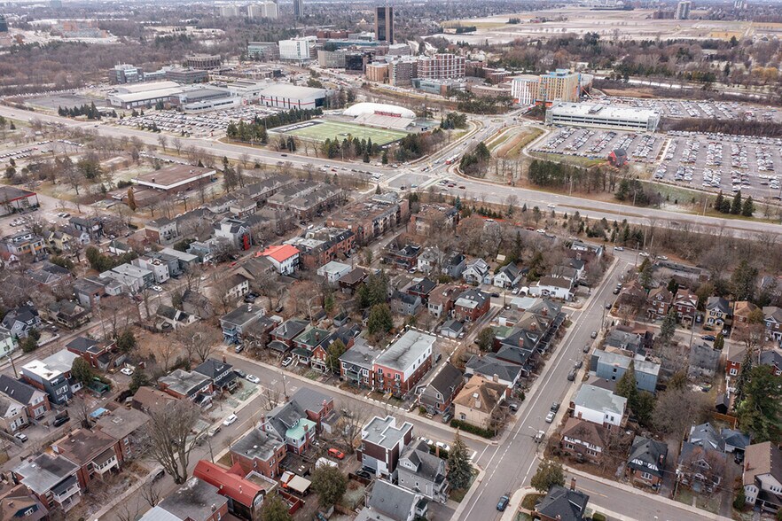 46 Carlyle Av, Ottawa, ON for sale - Building Photo - Image 3 of 12