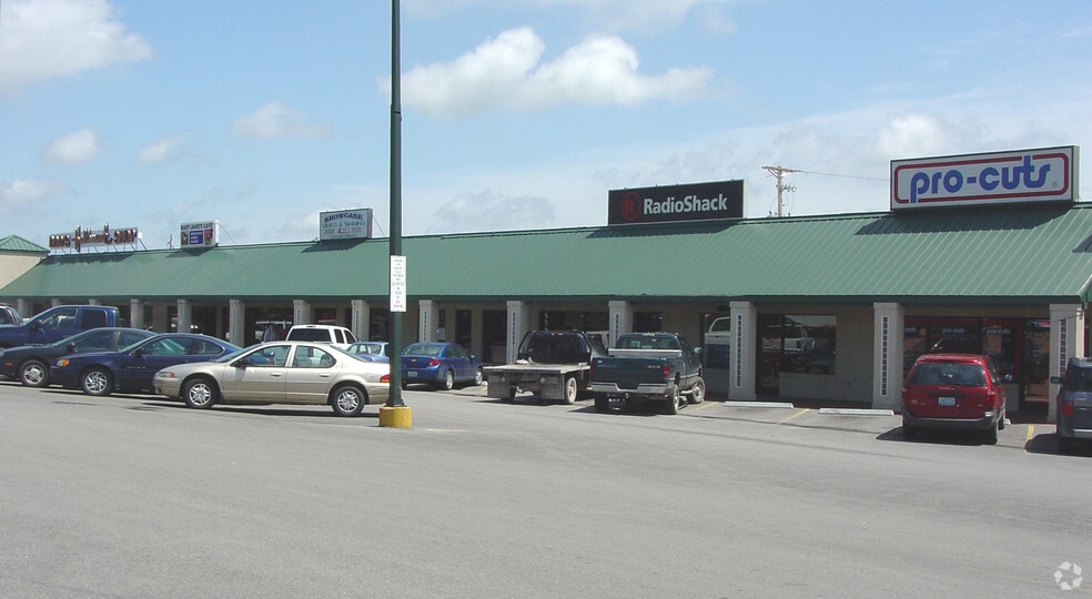 721-727 N Charles St, Warrensburg, MO for lease - Building Photo - Image 2 of 7