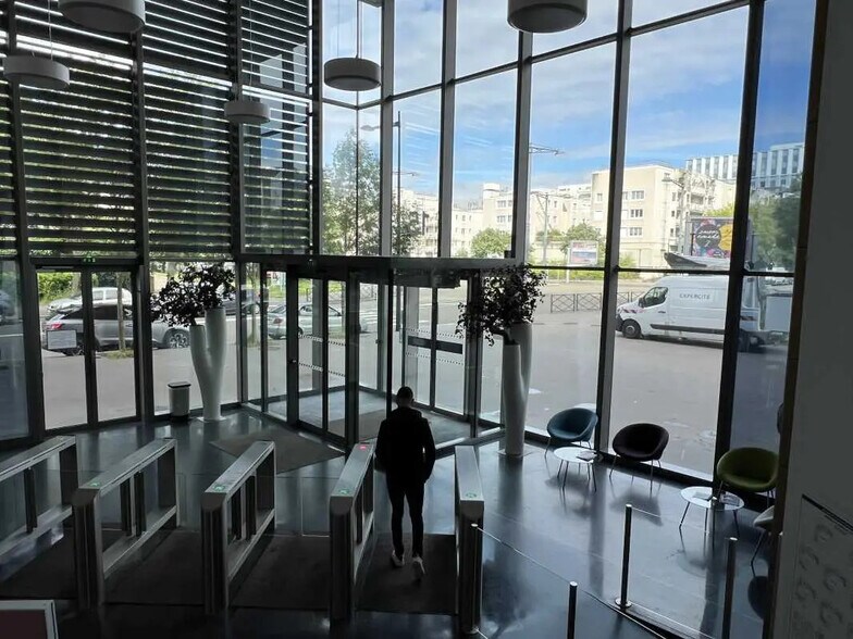 15 Avenue Du Centre, Guyancourt for lease - Lobby - Image 3 of 8