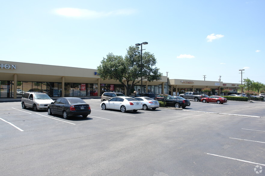 3305-3399 Wurzbach Rd, San Antonio, TX for lease - Building Photo - Image 2 of 6