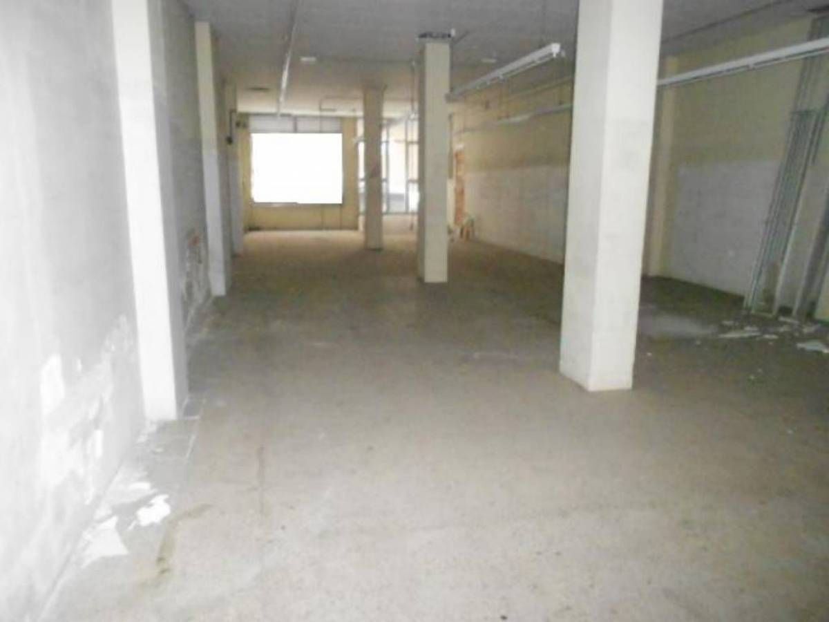 Retail in Manresa, Barcelona for lease Building Photo- Image 1 of 3
