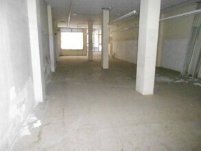 Retail in Manresa, Barcelona for lease Building Photo- Image 1 of 3