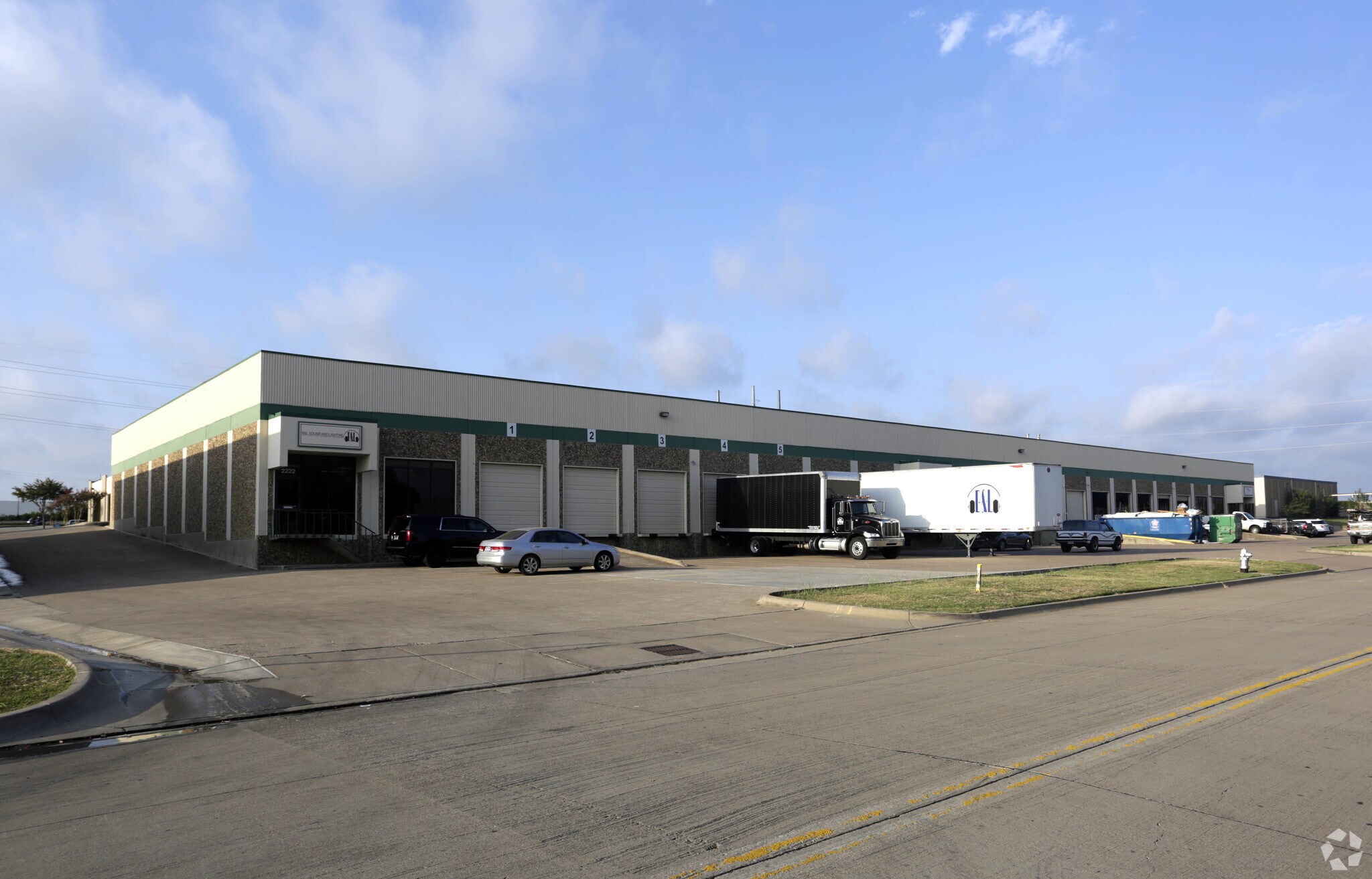 2212-2222 Commerce Dr, Arlington, TX for sale Primary Photo- Image 1 of 1