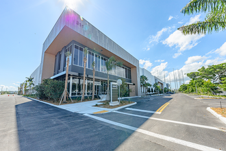 311 Racetrack Loop, Pompano Beach, FL for lease Interior Photo- Image 1 of 20