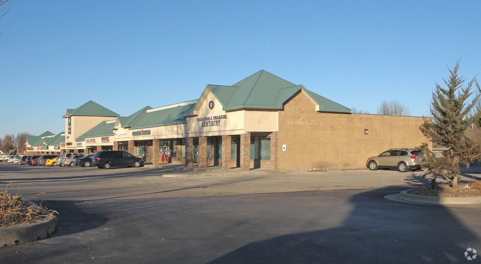 1606-1730 SW 7 Hwy, Blue Springs, MO for lease - Primary Photo - Image 1 of 3