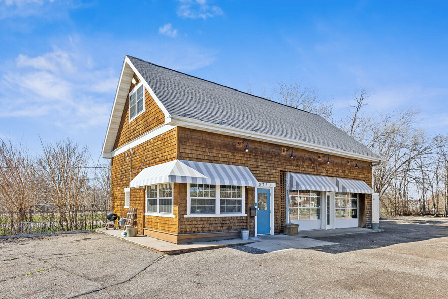 5750 S Lyndale Ave, Minneapolis, MN for sale - Building Photo - Image 2 of 14