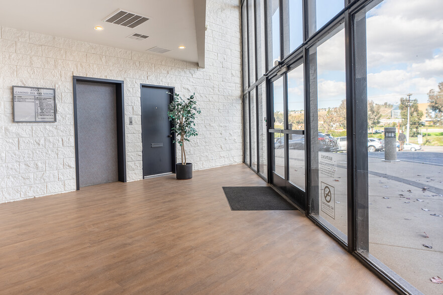 2555 Camino del Rio S, San Diego, CA for lease - Interior Photo - Image 3 of 11