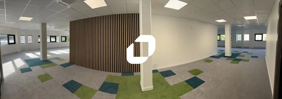 6 Rue Du Docteur Schweitzer, Seyssins for lease - Building Photo - Image 3 of 22