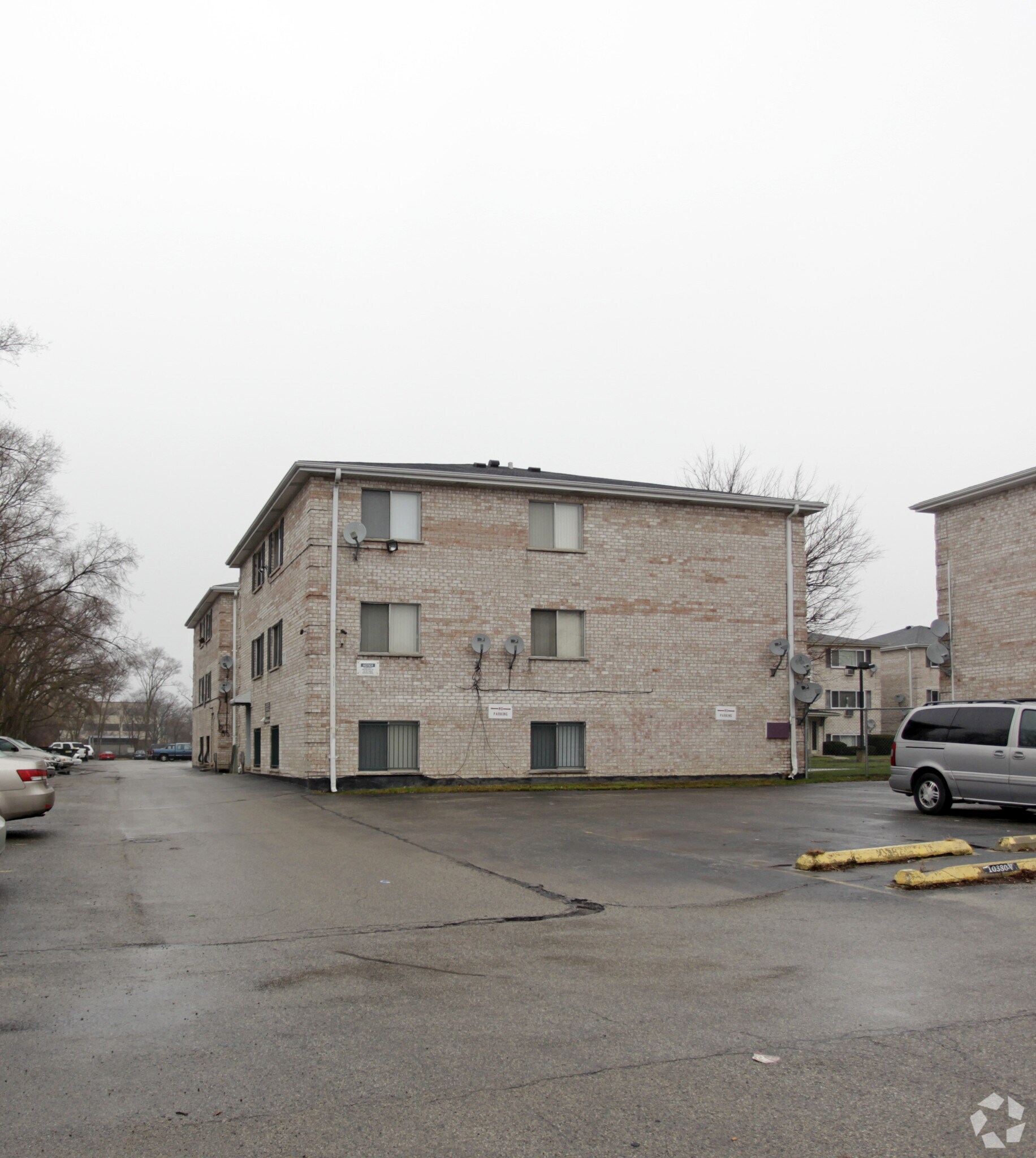 10372 Michael Todd Ter, Glenview, IL for sale Primary Photo- Image 1 of 1