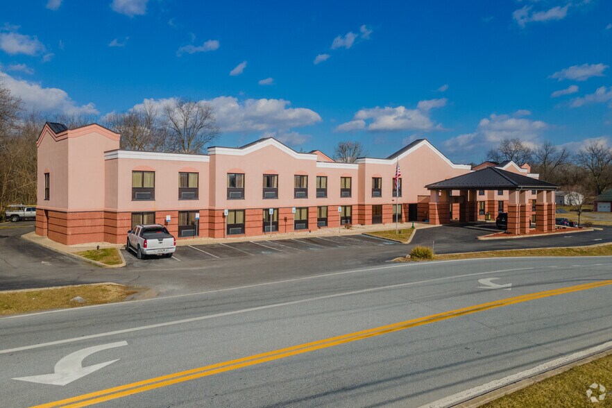 1937 Short Rd, Kearneysville, WV for sale - Primary Photo - Image 1 of 1