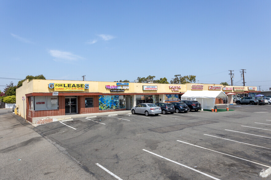 4813-4831 Paramount Blvd, Lakewood, CA for lease - Primary Photo - Image 1 of 3