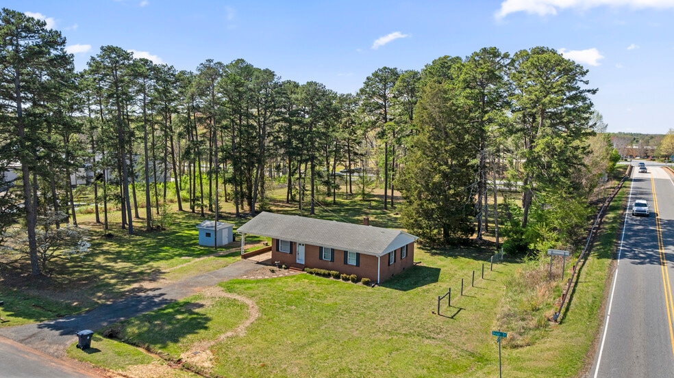 224-254 Dixon St, Lexington, NC for sale - Building Photo - Image 2 of 10