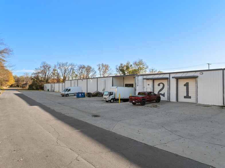 103 Atlanta Ave S, Sheffield, AL for sale - Building Photo - Image 2 of 3
