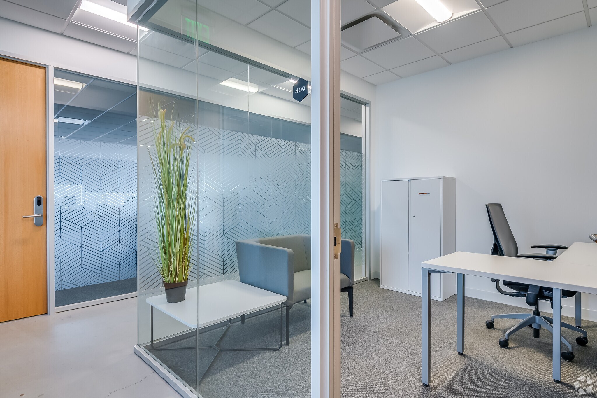 1433 N Water St, Milwaukee, WI for lease Interior Photo- Image 1 of 11