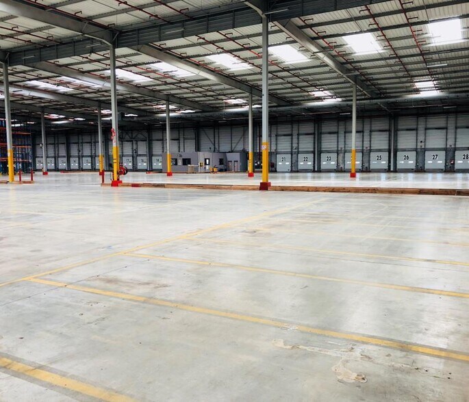 Industrial in Montceau-les-Mines for lease - Building Photo - Image 3 of 4