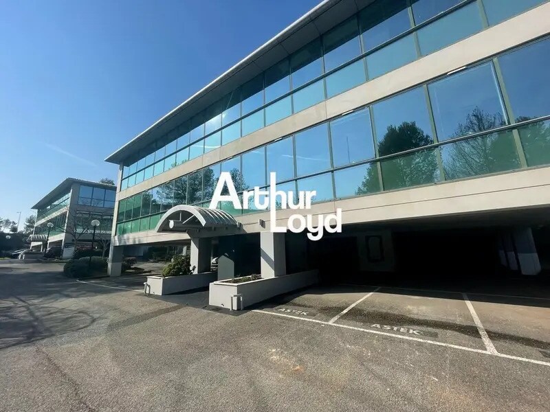 Location Bureaux 112 m² - Photo 1