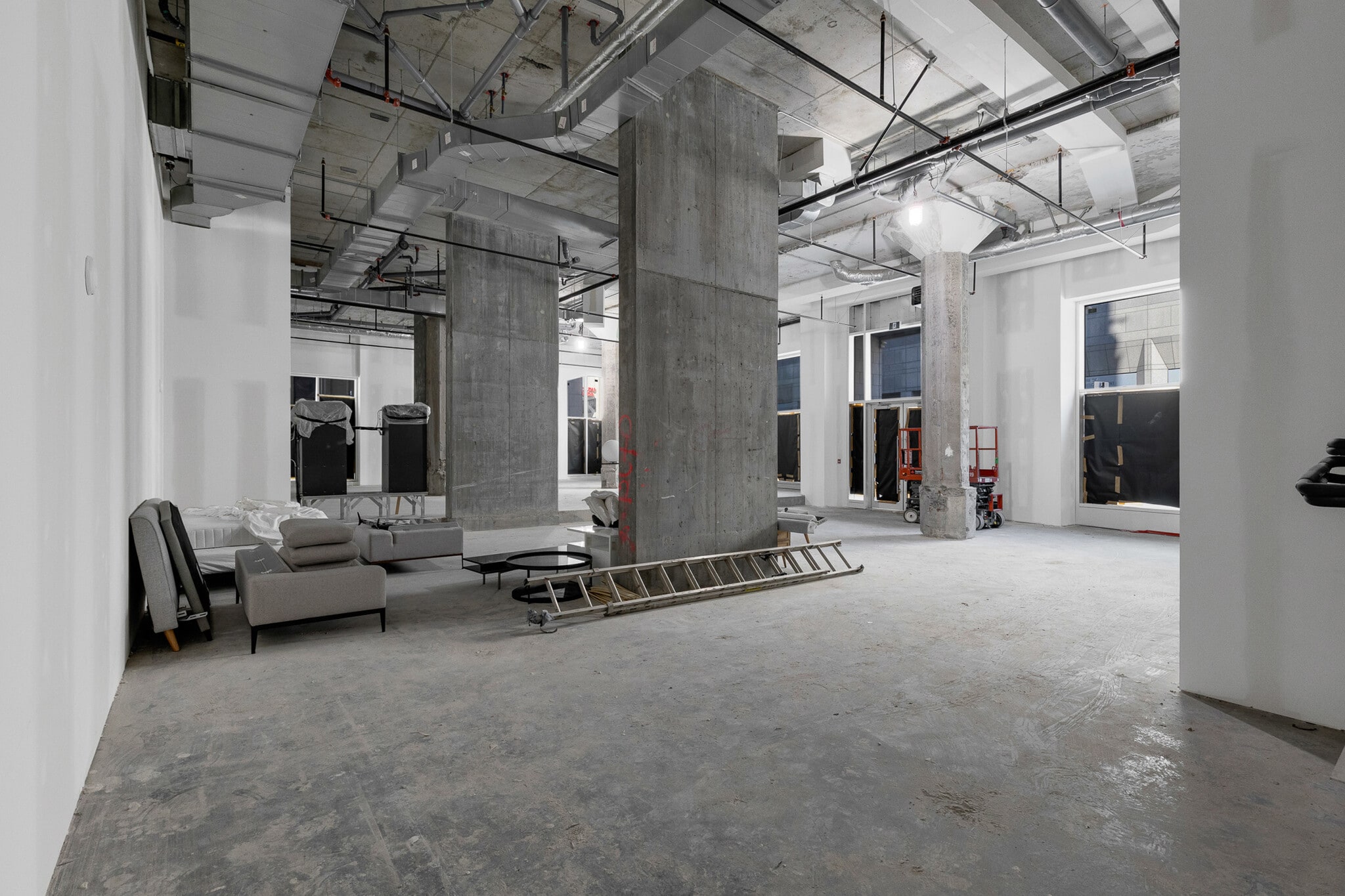 950 Rue Saint-Antoine O, Montréal, QC for lease Interior Photo- Image 1 of 25