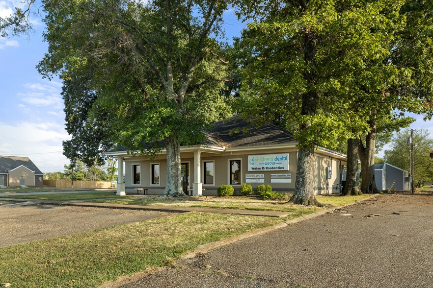 West Memphis Medical Portfolio portfolio of 5 properties for sale on LoopNet.com - Building Photo - Image 2 of 16