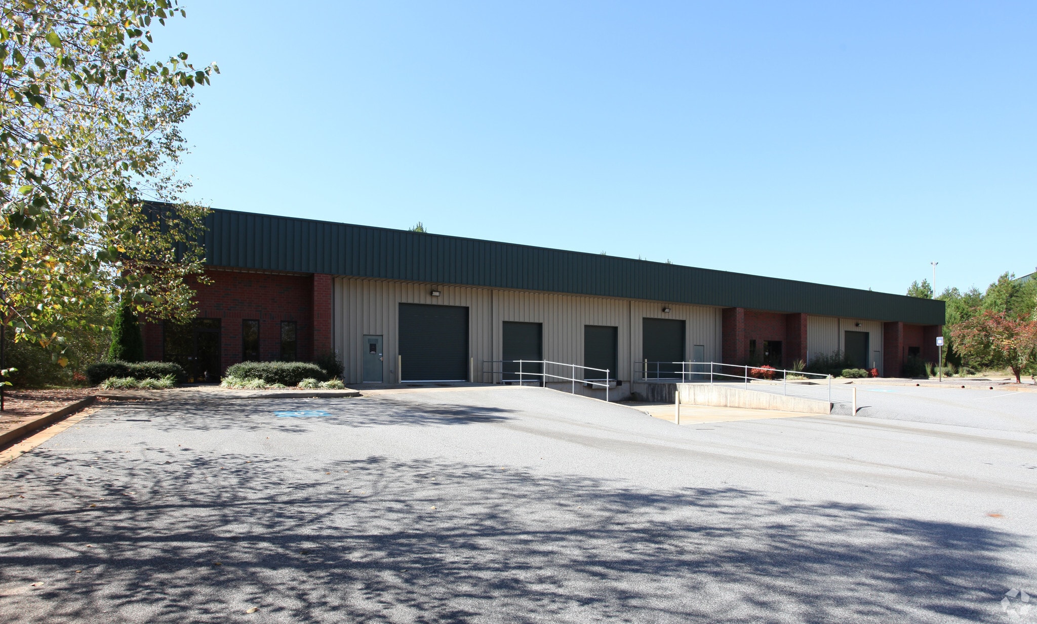 4480 N Industrial Dr, Cumming, GA for lease Primary Photo- Image 1 of 7