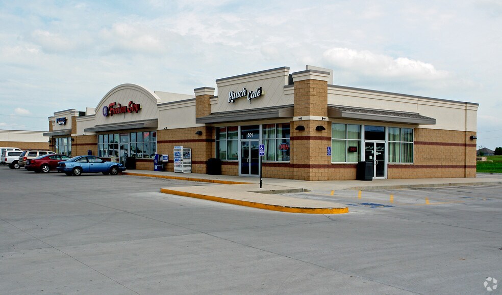 503 E Walnut St, Raymore, MO for sale - Primary Photo - Image 1 of 1