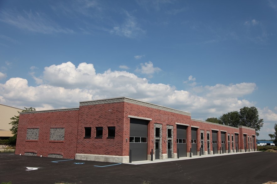 6588 Center Industrial Dr, Jenison, MI for lease - Building Photo - Image 2 of 6