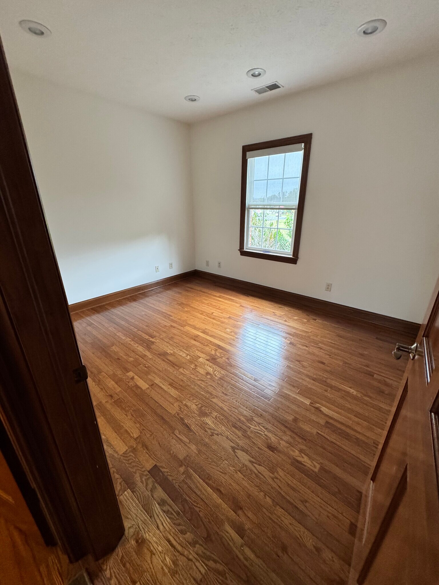 109 Chase Dr, Hurricane, WV for lease Interior Photo- Image 1 of 8